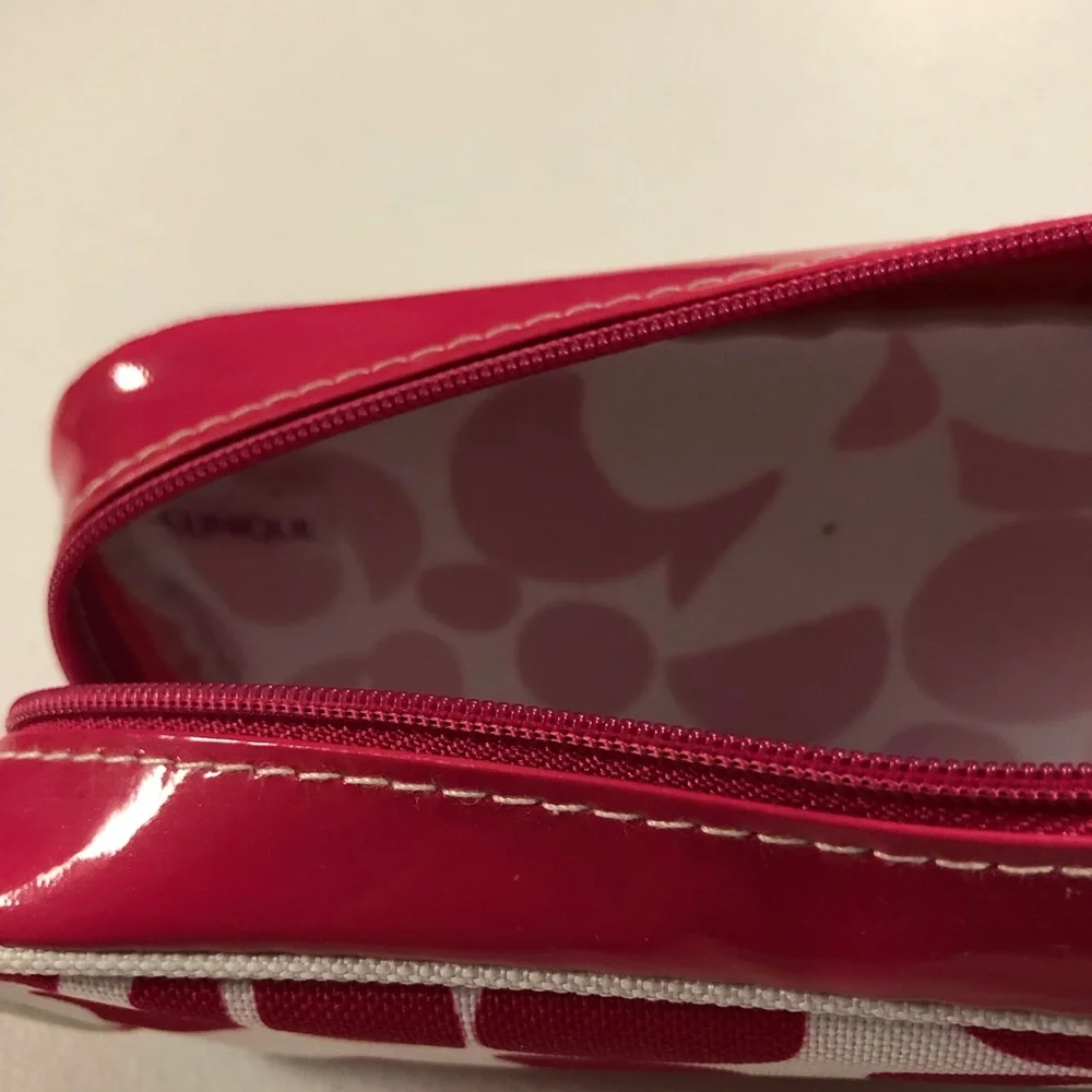 CLINIQUE Pink & White Pouch